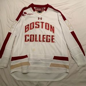 Boston College Hockey Jersey - Under Armour (size medium)